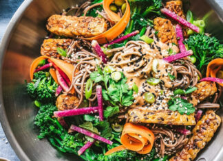 Sesame Cashew Soba Noodle Salad