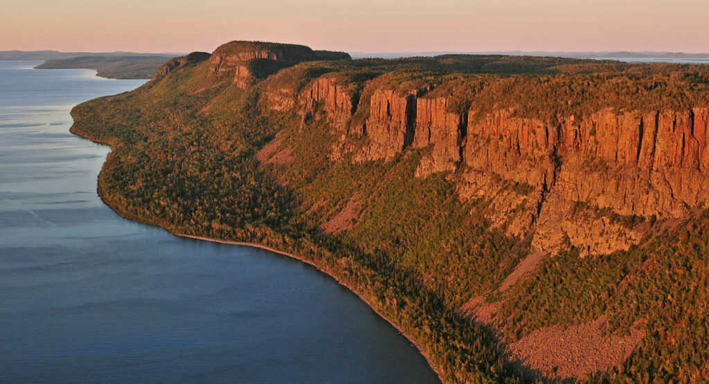 Ontario – Top of the Giant  
