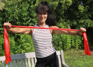 OUTDOOR TRAVEL BAND WORKOUT